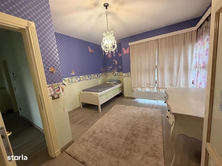 Casă cu 4 camere în Gruia
