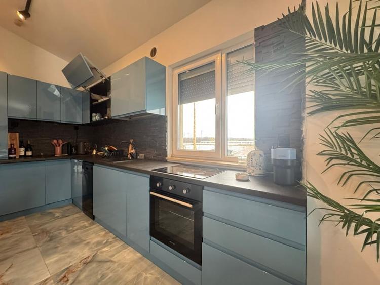 Apartament cu 4 camere decomandat, mobilat în Băneasa