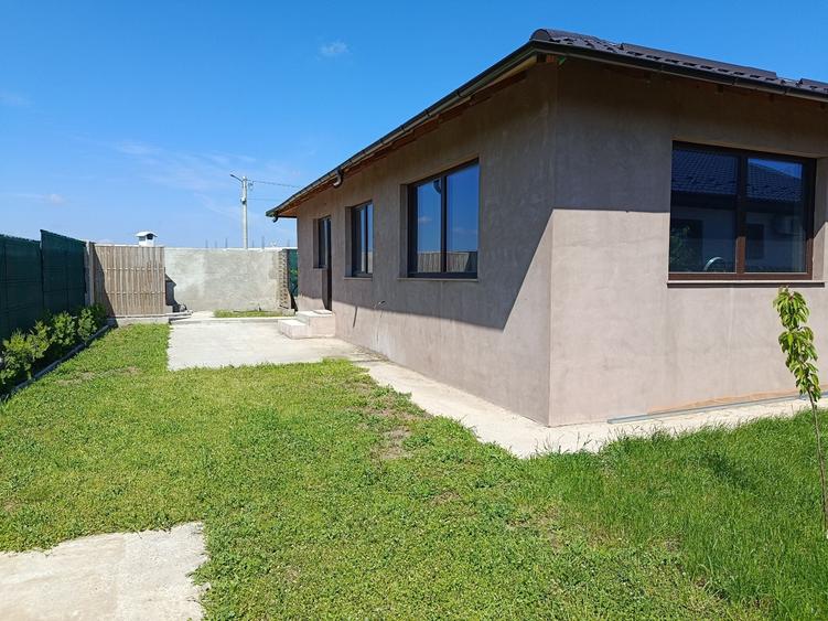 Casă cu 3 camere în Ciulnița