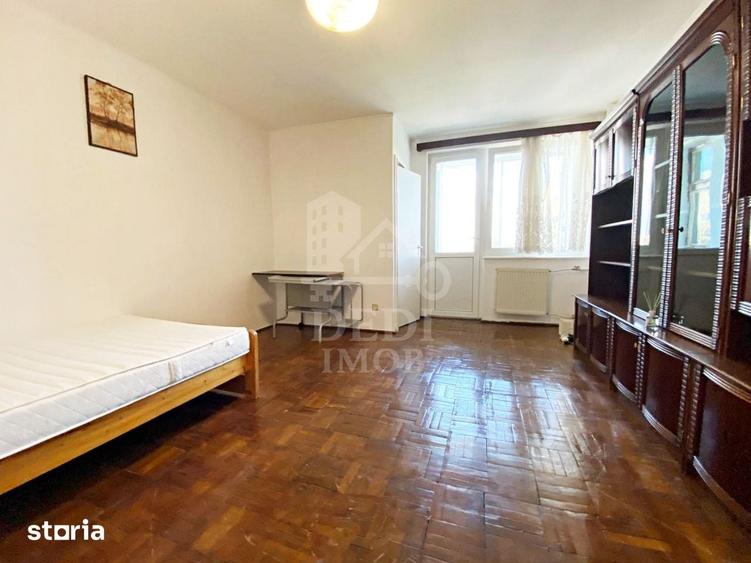 Apartament cu 3 camere decomandat în Nufărul