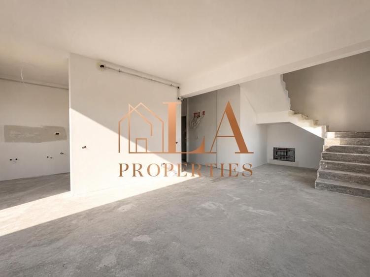 Penthouse cu 4 camere în Prelungirea Ghencea
