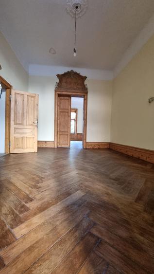 Vand apartament deosebit vis-a -vis de primarie - 5