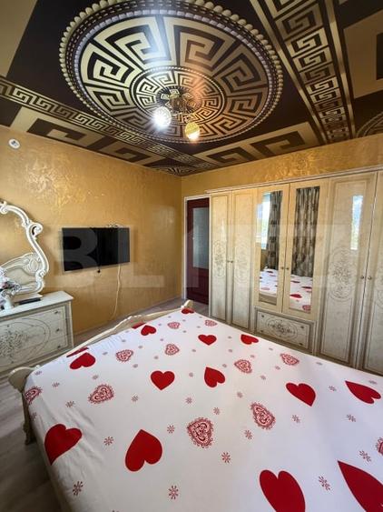 Apartament cu 3 camere semidecomandat, mobilat în Micro 17