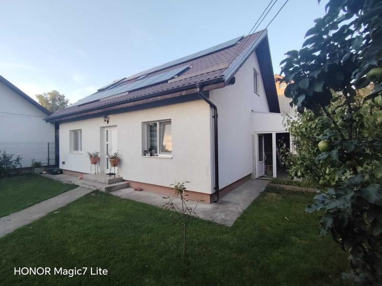 Casă cu 4 camere în Central