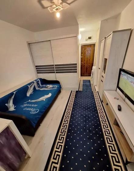 Garsoniera - Gara Internationala , Nicolina - 1