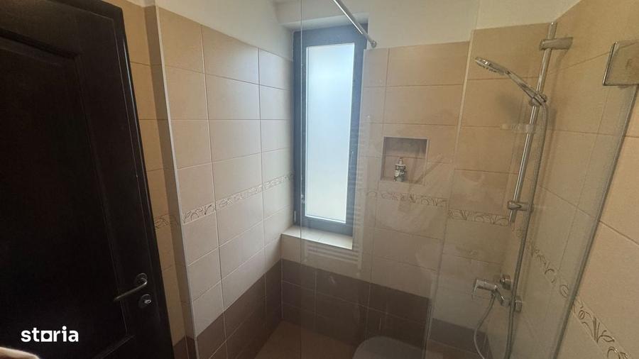 Casă cu 4 camere cu Teren 250 Mp în Central