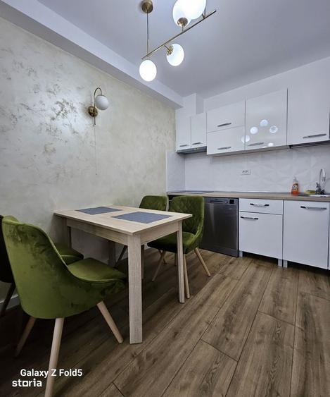 Apartament cu 3 camere decomandat în Nufărul