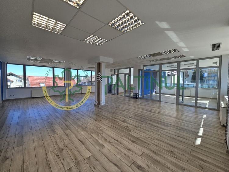 Birou, de 602 mp, în Calea Poplăcii