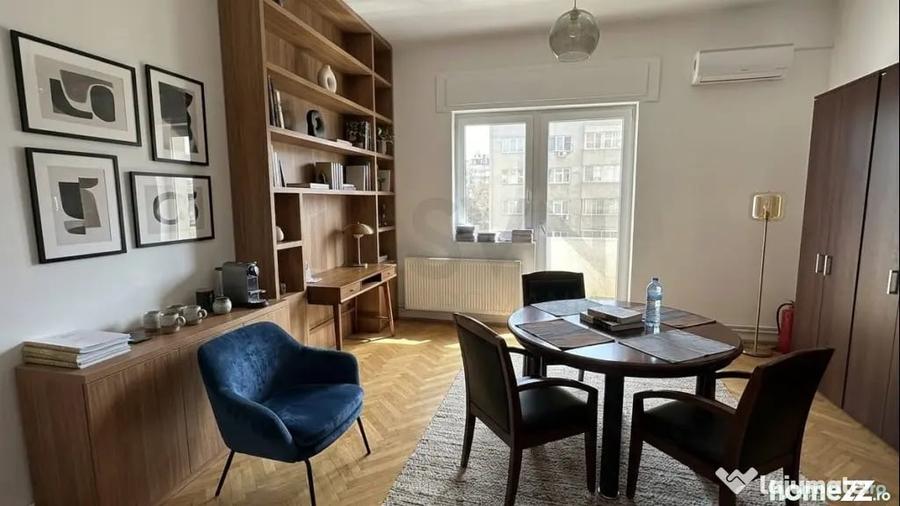 Apartament cu 3 camere semidecomandat în 1 Mai