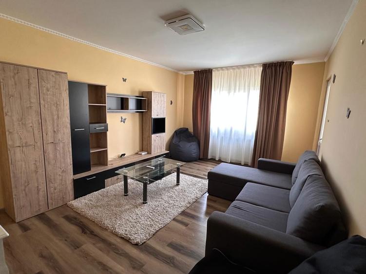 Apartament cu 2 camere decomandat în Lotus