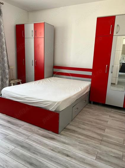 Apartament cu 3 camere semidecomandat în Florești