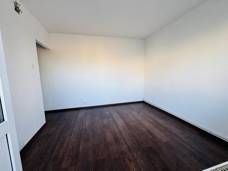 Apartament cu 3 camere decomandat în Lipovei