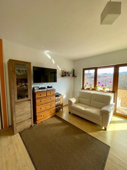 Apartament cu 3 camere semidecomandat în Câmpului