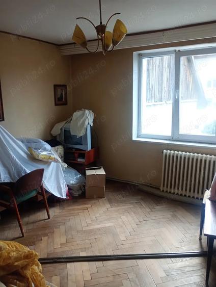 Apartament cu 4 camere decomandat în Mărăței