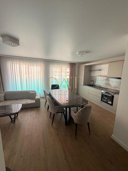 Apartament cu 3 camere în Zorilor