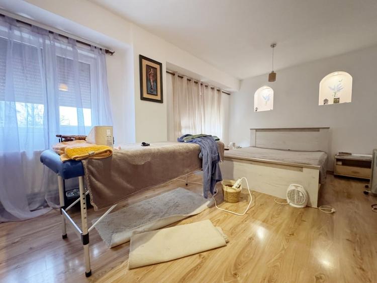 Apartament cu 3 camere decomandat, mobilat în Soarelui