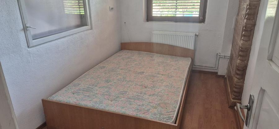 Apartament cu 3 camere decomandat în Câmpina
