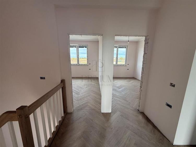Duplex cu 4 camere cu Teren 400 Mp în Moșnița Nouă