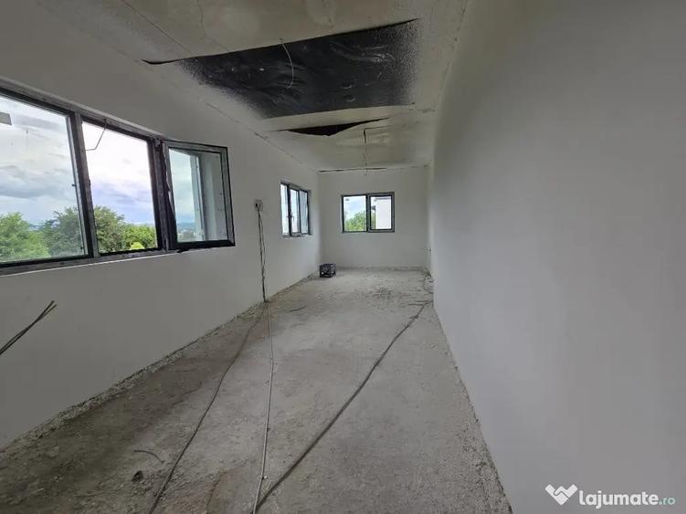 Casă cu 6 camere cu Teren 615 Mp în Vernești