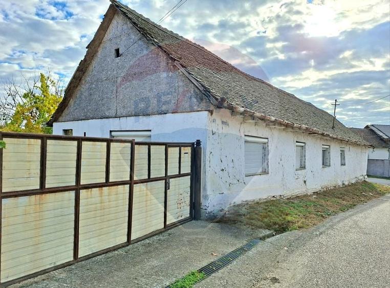 Casa veche cu teren 929 mp- oportunitate in Vladimirescu- comision 0% - 5