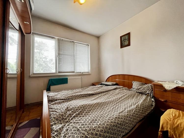 Apartament spatios, 3 camere, decomandat, etaj 1 - Calea Sagului - 1