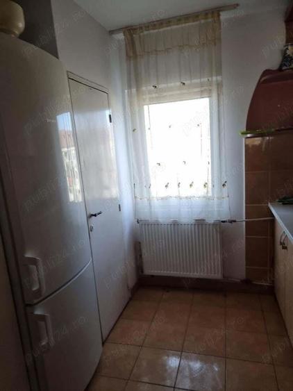 Ap tip PC , 3 cam , Nufarul , mobilat dotat et 4 cu acoperis, 2 pe palier , luminos, ocupabil - 5