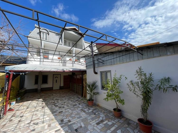 Casa P+1 cu spatiu comercial inclus si teren de 312mp in zona Brestei - 1