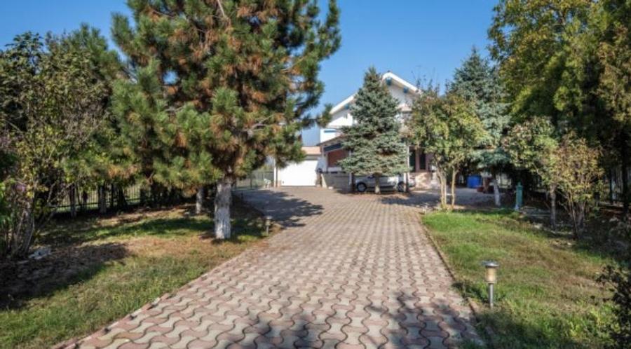 Vanzare vila cu piscina | Damaroaia - Straulesti | teren 2000 mp | deschidere la - 27