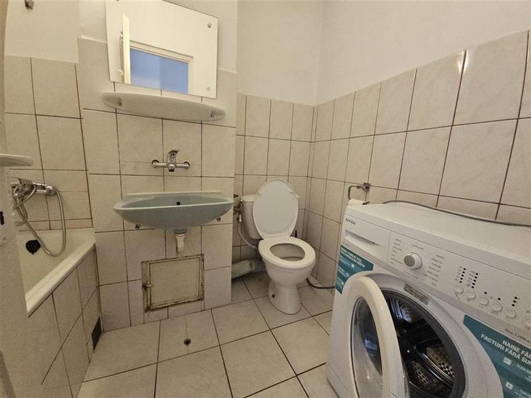 Apartament o camera, decomandat, 41mp, centrala proprie, Dambul Rotund - 8