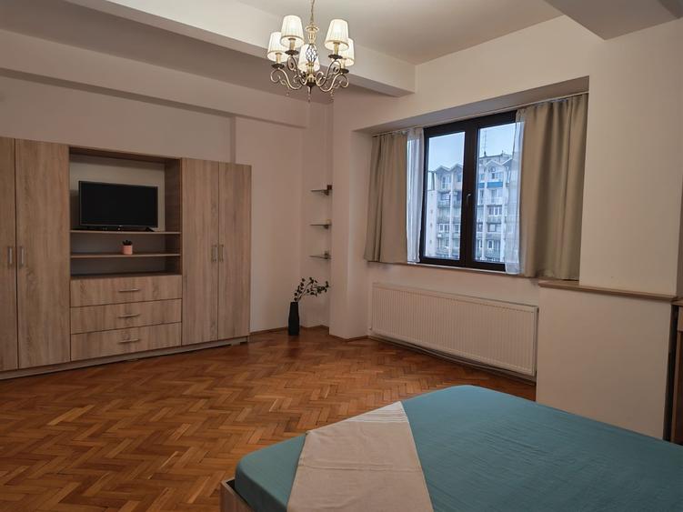 Romana - Magheru apartament spatios renovat si mobilat complet - 14