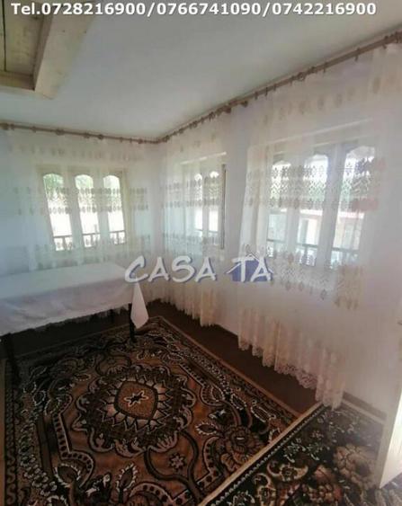 Casa situata in Bumbesti Pitic - Carligei - 10