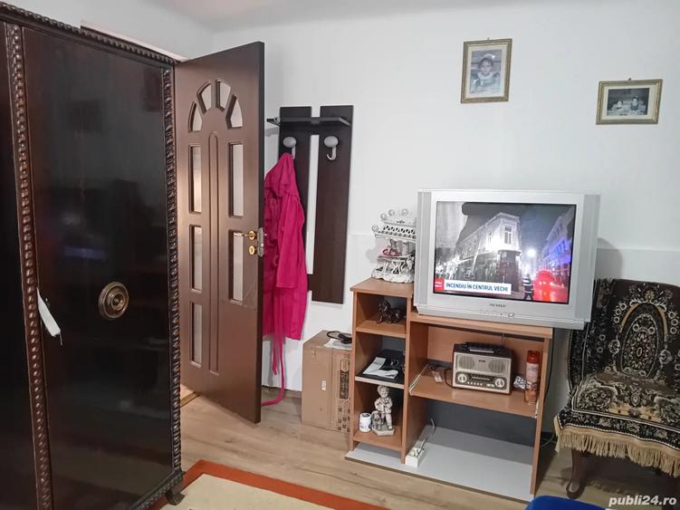 Garsoniera curte - 2