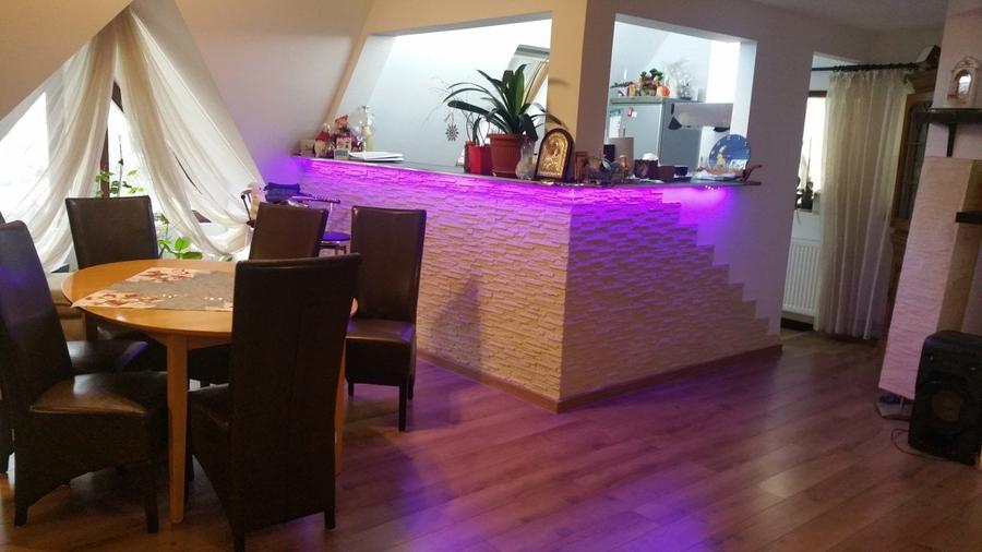CASA CENTRUL ISTORIC- SINGUR IN CURTE CU MAI MULTE APARTAMENTE - SCHEI - 1