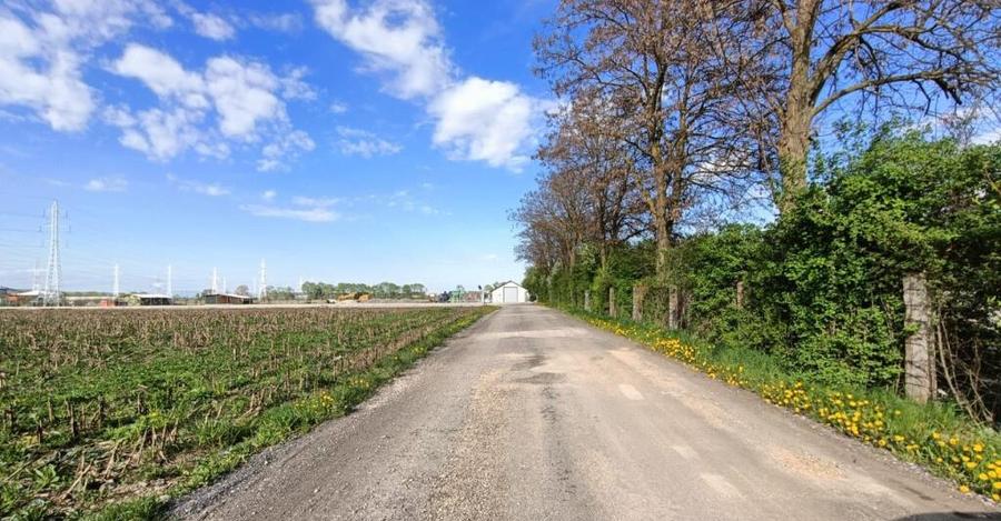 Teren liber zona Comorofca - 2