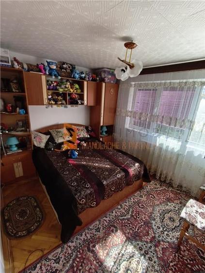 Apartament 3 camere cf 1 semidecomandat zona Micro 5 - 3