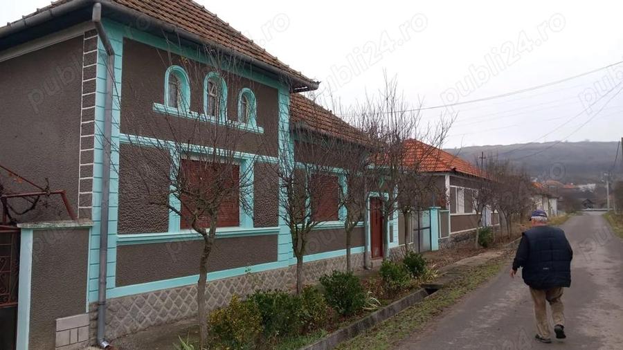 Vand casa la tara - 4