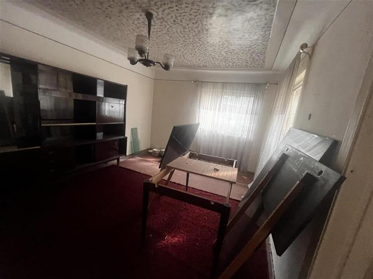 Oportunitate unica  Casa + 2.300 /? teren, deschidere DN1 - 9