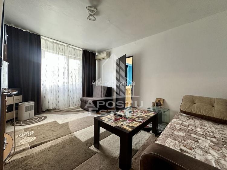 Apartament cu e camere, etaj intermediar, Circumvalatiunii Apartament cu e camere, etaj intermediar, Circumvalatiunii