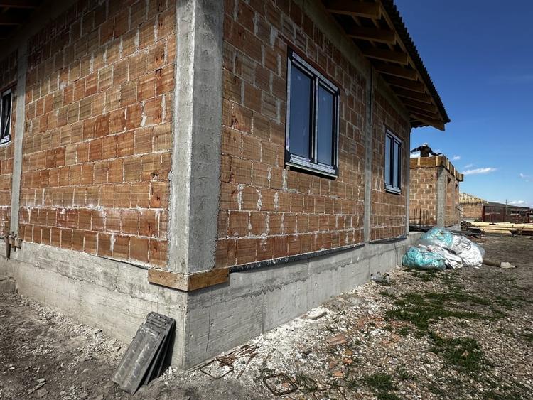 Vanzare Casa Noua 4 camere 2 Bai Terasa S.util 100 mp. Teren 425 mp. Finisata - 5