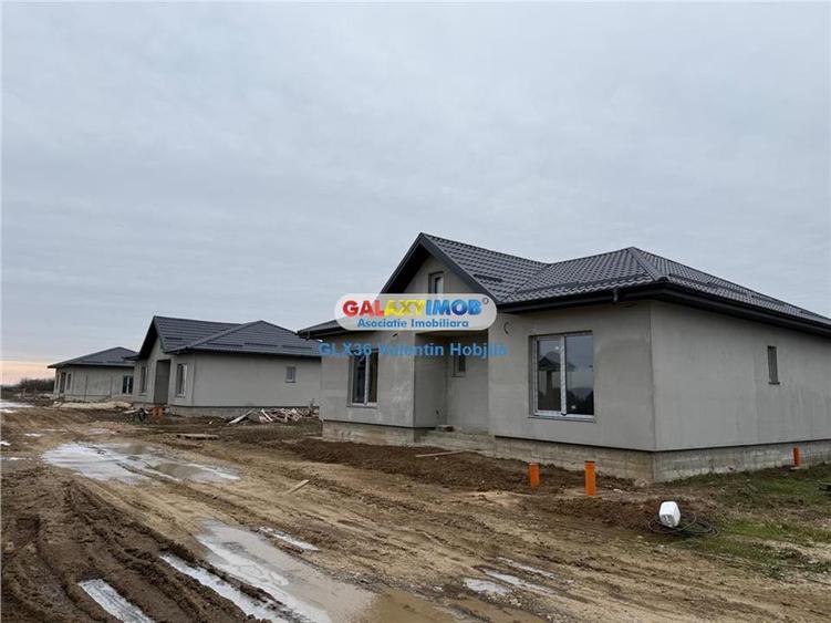 Vanzare vila individuala la cheie 4 camere  Sabareni - Central - 14