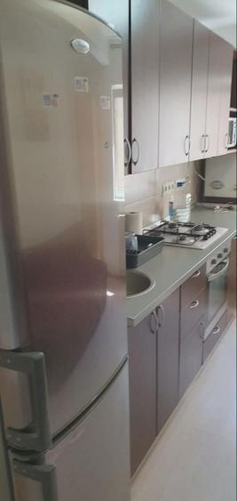 Apartament 1 camera, 40 mp, parcare Zona Primarie. An constructie: dupa 2000. Etaj 1. Pret: 350 - 2