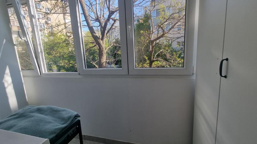 Apartament 4 camere, centrală proprie, parcare, 5 min metrou Apărătorii Patriei - 11