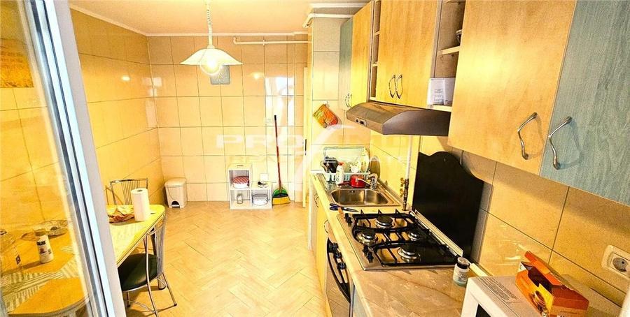 Apartament 3 camere, su.88mp.decomandat, CF.0, - Gara BCR - 11