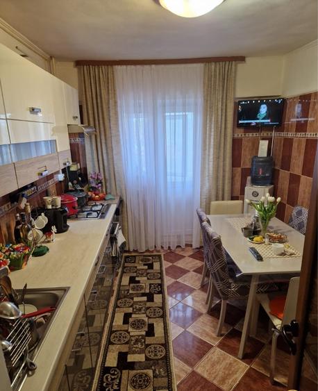 Apartament trei camere - etaj 2 - 80 mp - zona Restaurant Urban - 2