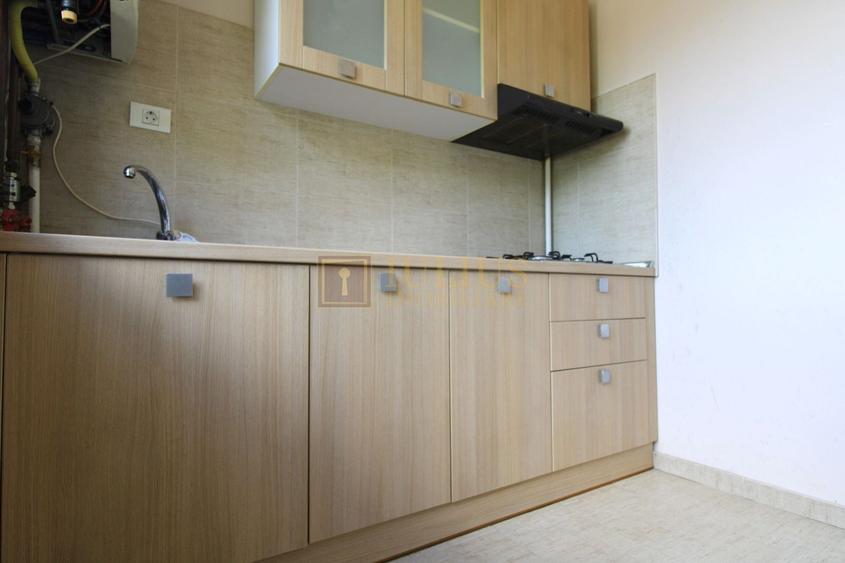 Centrala proprie, bucatarie inchisa si balcon spatios; posibilitate decontare - 10