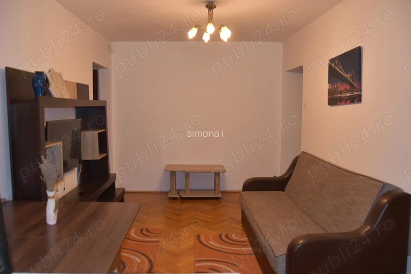 Apartament cu trei camere mobilat