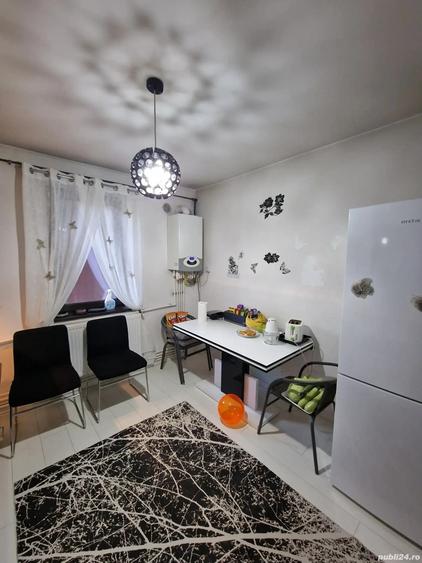 Inchiriez pe termen lung 250E Vand apartament la cheie-3 camere, Aninoasa, jude? Hunedoara - 2