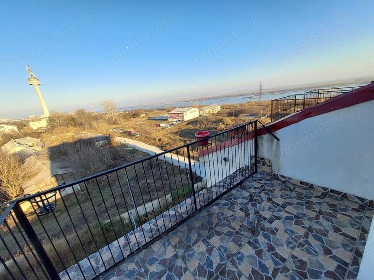 Mansarda pe doua nivele situata in kicro 21, cu balcon si vedere la Dunare - 1