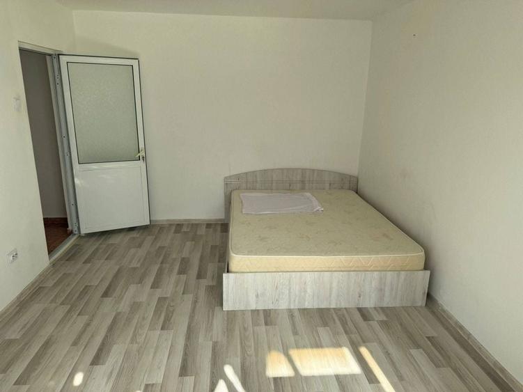 Vand Apartament cu 3 camere - 6