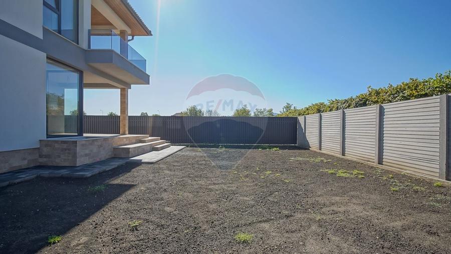 Casa / Vila cu 5 camere de vanzare - 34